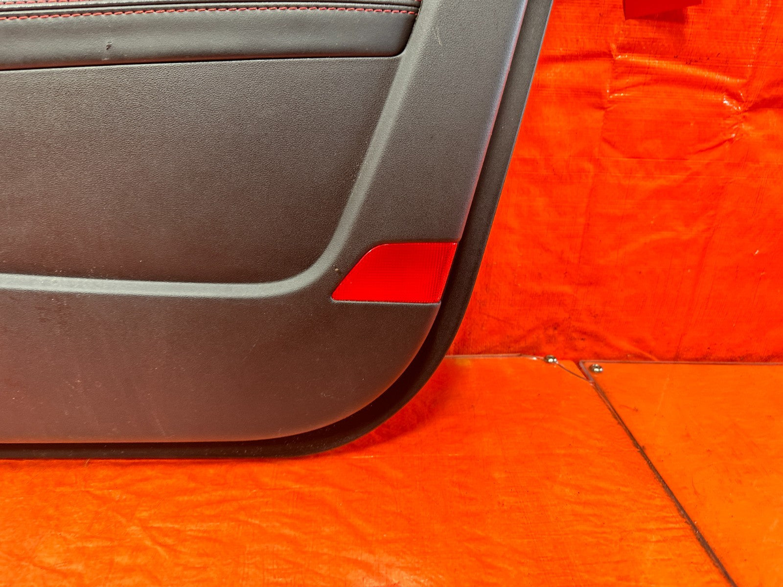 13 16 HYUNDAI GENESIS COUPE   R SPEC   LEFT AND RIGHT DOOR PANELS CARDS LINERS2