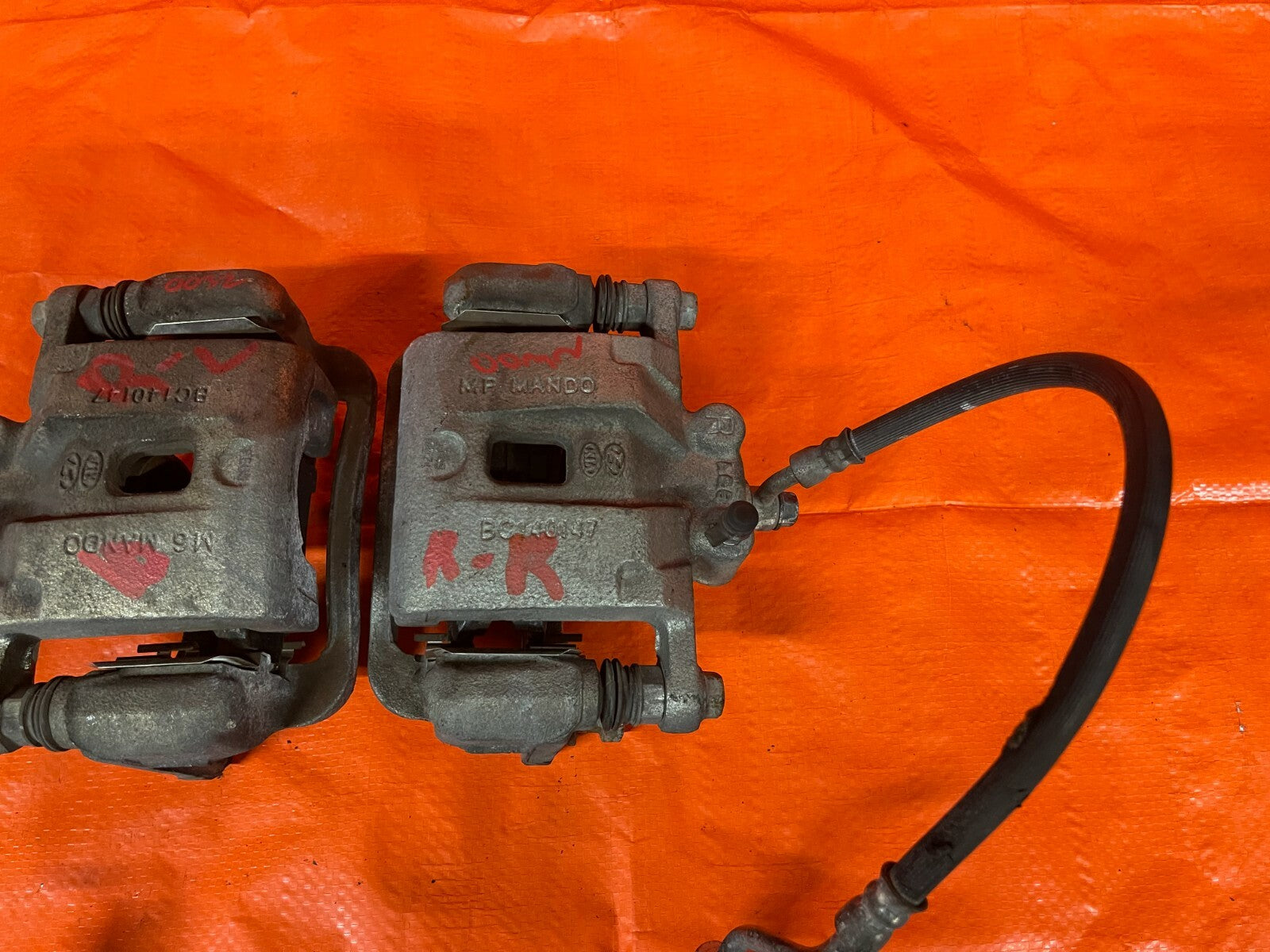 2010 10 HYUNDAI GENESIS   2D COUPE   2.0T BASE   REAR BRAKE CALIPERS LEFT RIGHT2