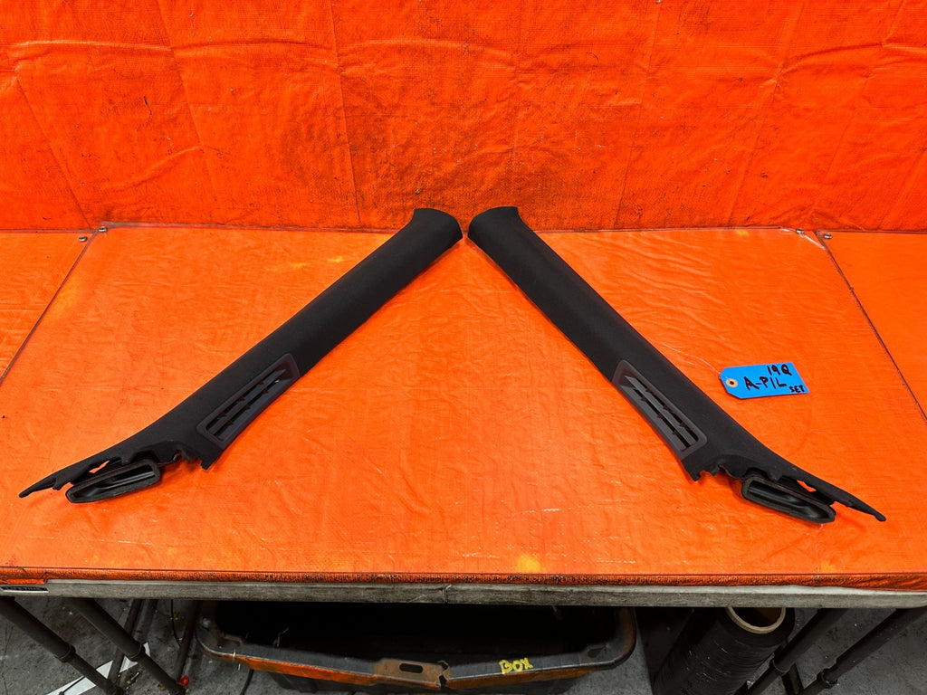 14 24 INFINITI Q50   BLACK A PILLARS   LEFT AND RIGHT SIDE   OEM FACTORY OE #19Q4