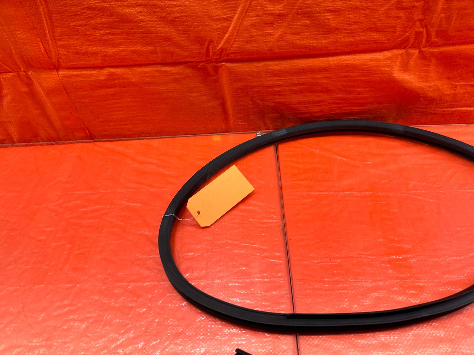 10 16 HYUNDAI GENESIS COUPE ON THE CHASSIS LEFT DOOR WEATHER STRIP SEAL OEM #21920