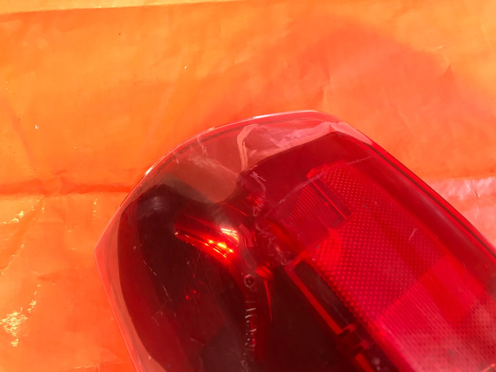 TYC BRAND   2004 04 CHEVROLET COLORADO PASSENGER RIGHT TAIL LIGHT LAMP   FLAWS3