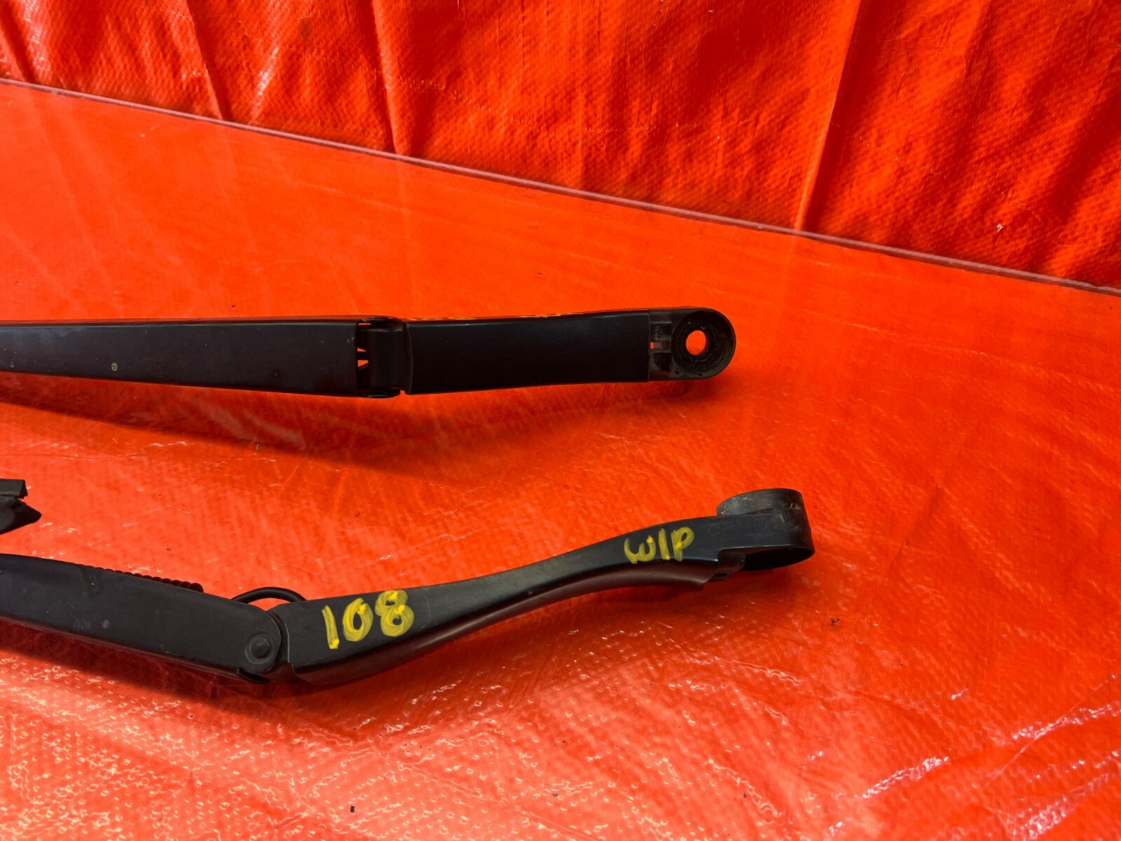 04 08 ACURA TL   WINDSHIELD WIPER ARMS   LEFT AND RIGHT ARM SET   OEM OE #1083