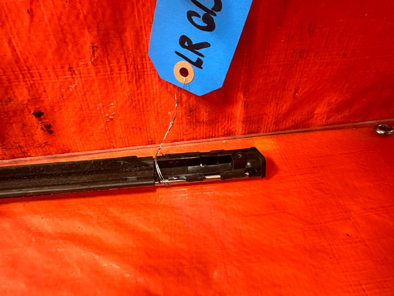 04 08 ACURA TSX   RIGHT REAR EXTERIOR WINDOW GLASS TRIM   OEM FACTORY #3048