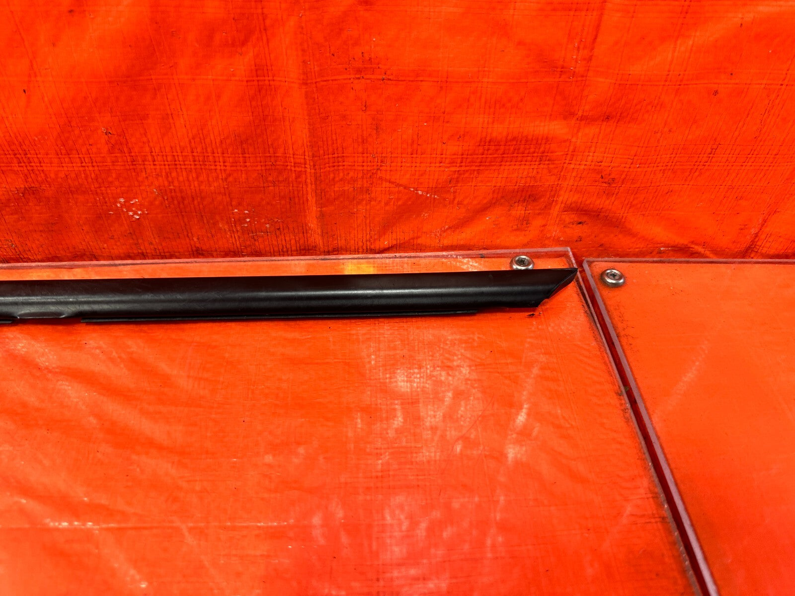 13 20 SUBARU BRZ   DRIVER LEFT EXTERIOR WINDOW GLASS TRIM   OEM #2925