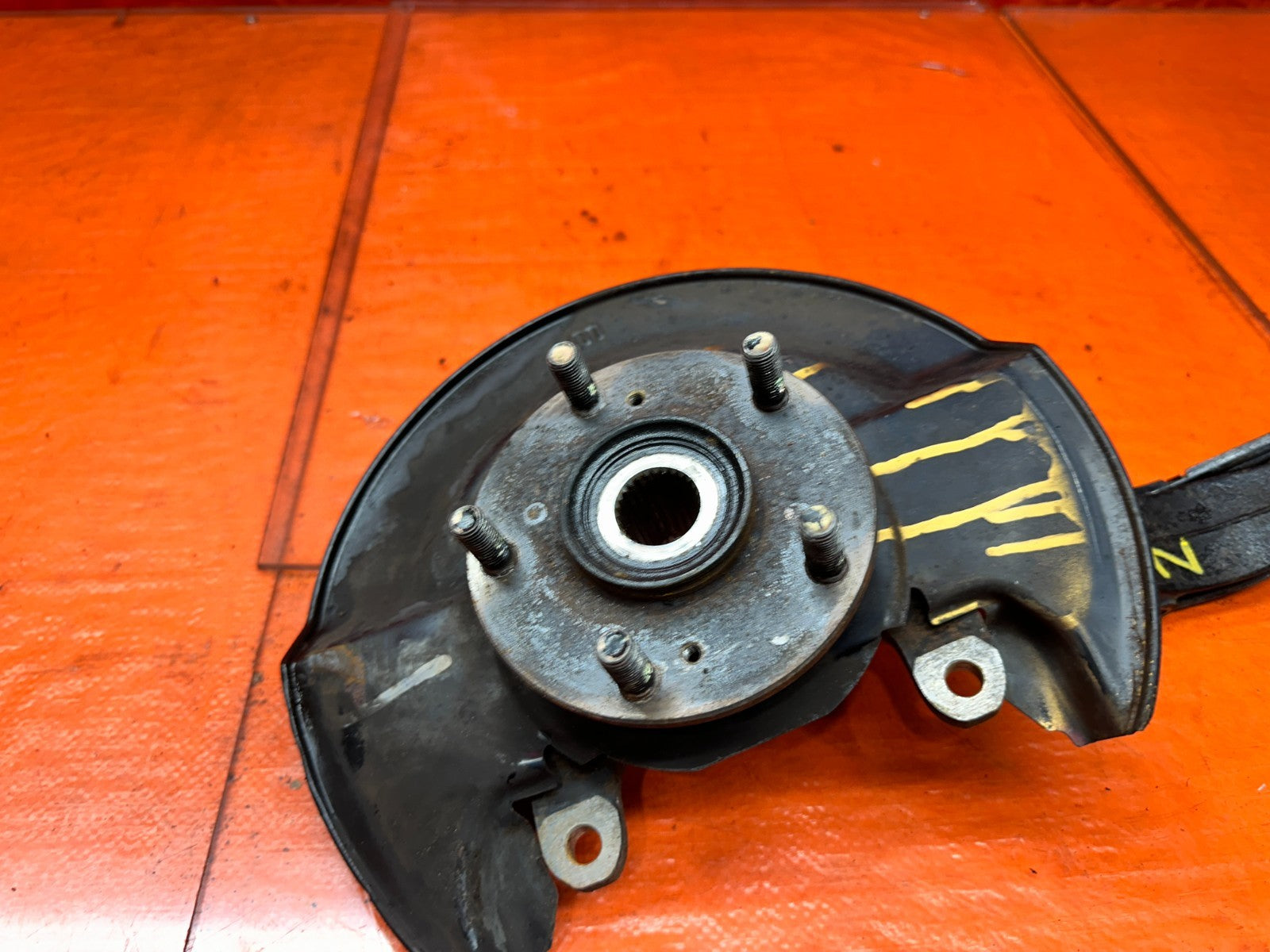 04-08 ACURA TSX 4D 2.4L RIGHT FRONT PASSENGER STEERING KNUCKLE SPINDLE HUB #34210
