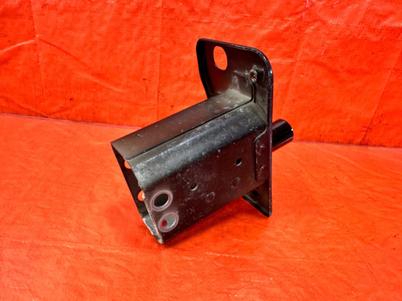 13 16 HYUNDAI GENESIS COUPE   PASSENGER RIGHT   REAR CRASH BAR RE BAR BRACKET2