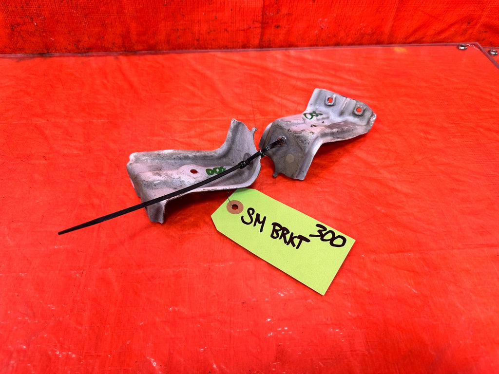 06 11 HONDA CIVIC   LEFT & RIGHT    FENDER RETAINER CLIP BRACKET   OEM #3000
