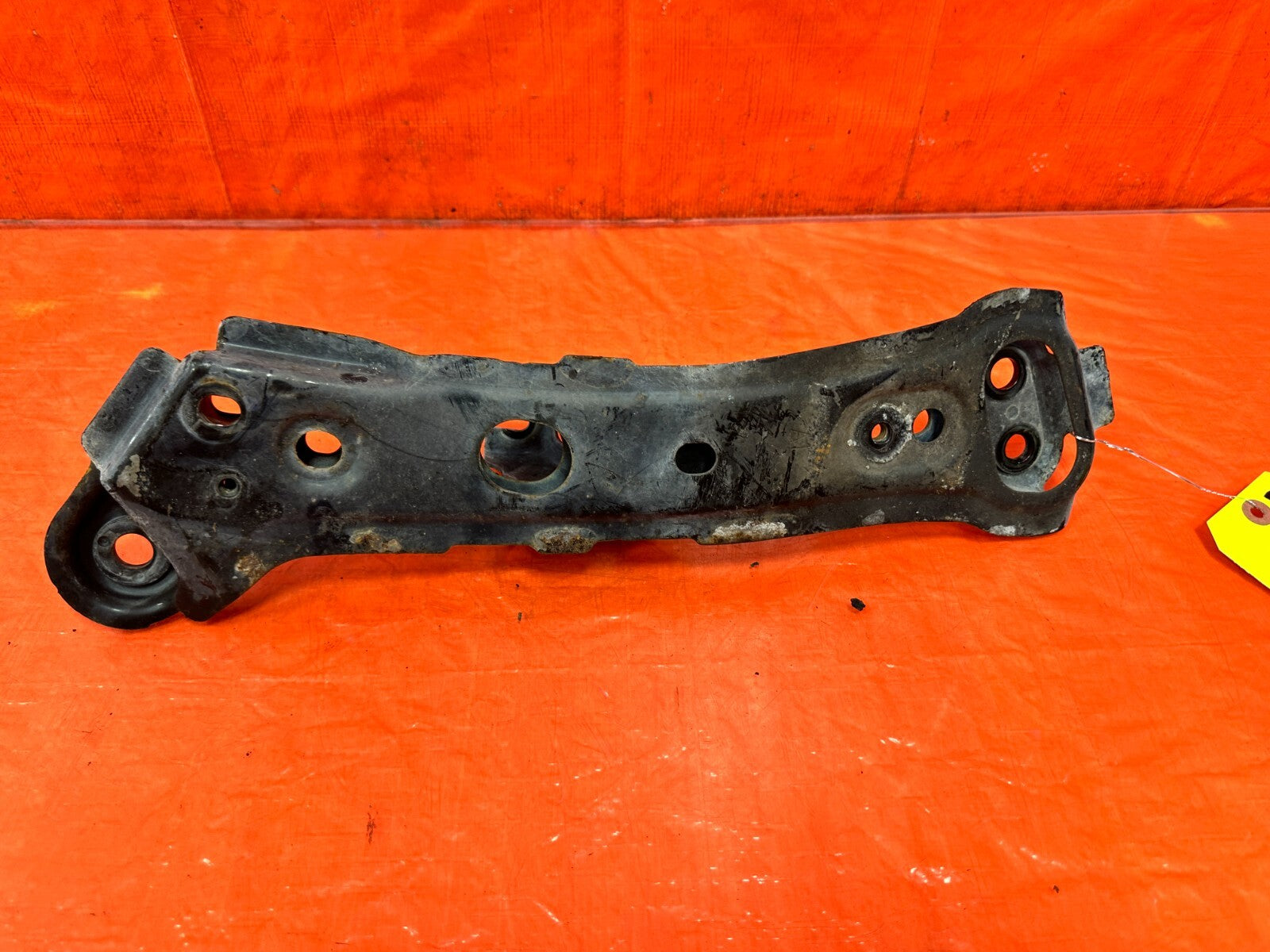 13 16 SCION FRS 17 20 86 13 20 BRZ DRIVER LEFT SUBFRAME SWAY BAR BRACKET OEM 2935