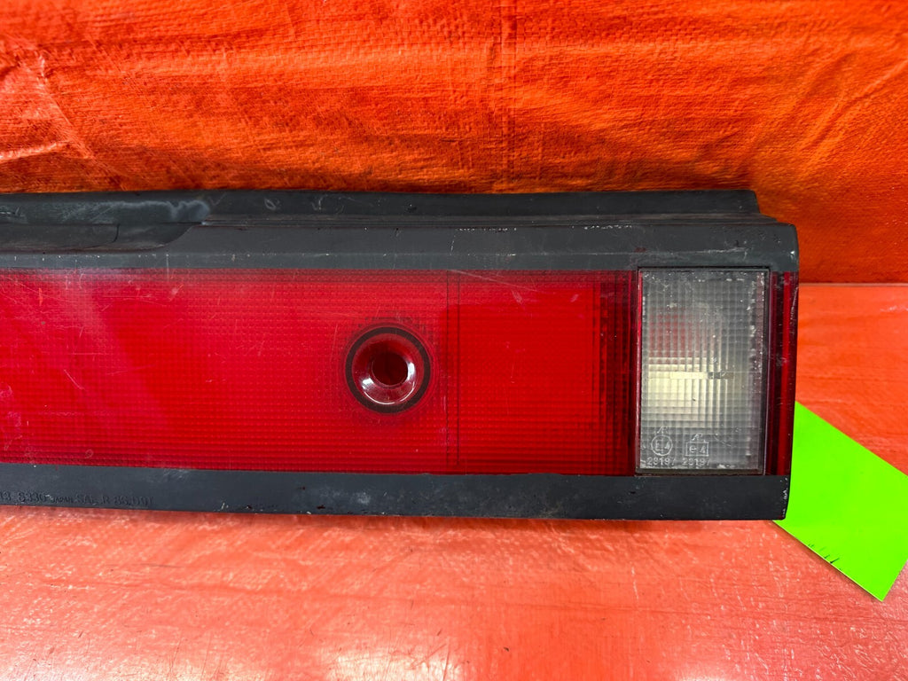 88 89 HONDA CRX   CENTER TAIL LIGHT MIDDLE TAIL LAMP   OEM FACTORY #2432