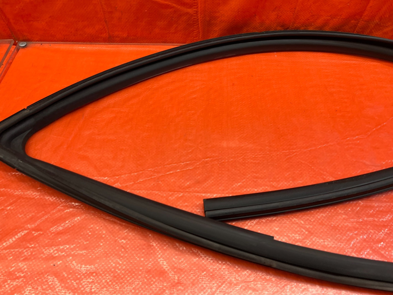 08 15 LANCER EVOLUTION X EVO 10   RIGHT FRONT WINDOW GLASS RUN CHANNEL OEM #2178