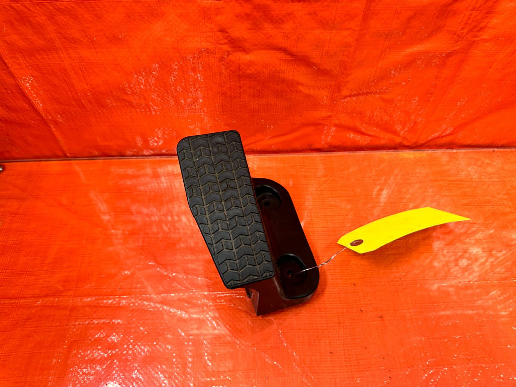90 97 MAZDA MX 5 MIATA   DEAD PEDAL / FOOT REST   OEM #2670