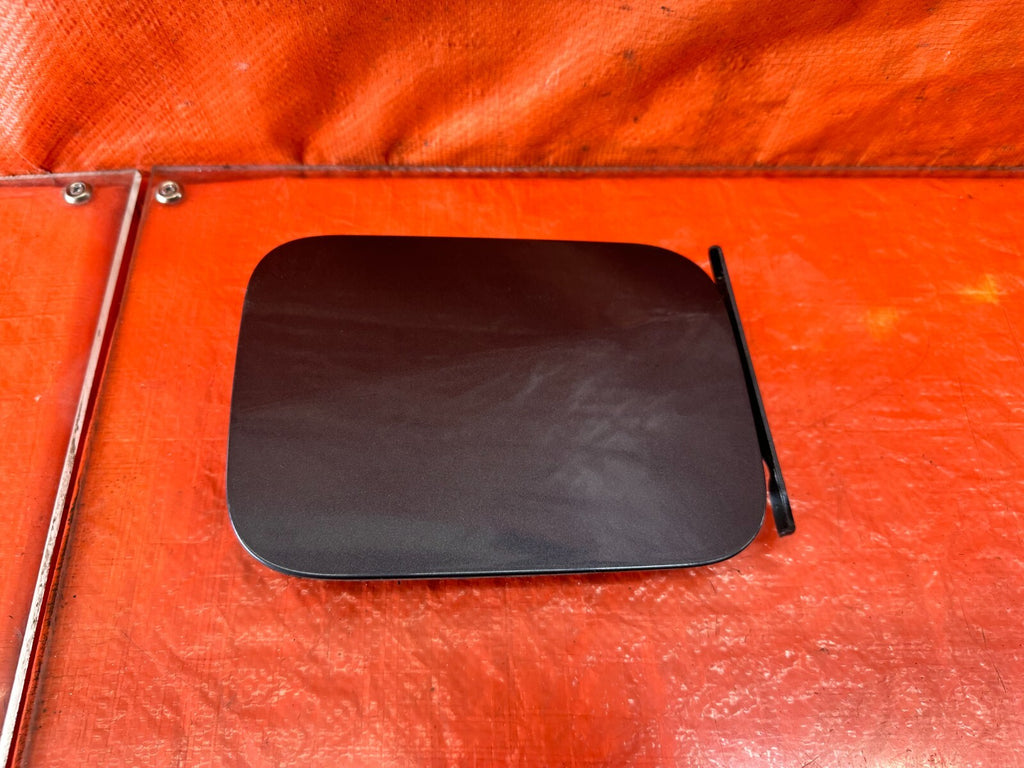 09 13 INFINITI G37 SEDAN   GASOLINE GAS FUEL LID COVER   OEM FACTORY #2380