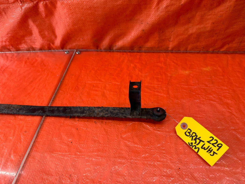 94 01 ACURA INTEGRA   AC CONDENSER ASSEMBLY MOUNTING BRACKET BAR MOUNT OEM #2292