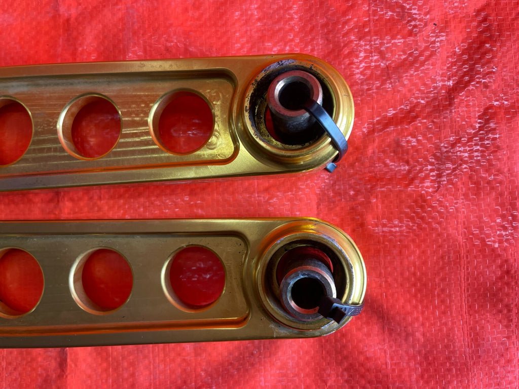02 05 HONDA CIVIC SI EP3   SKUNK2   REAR LOWER CONTROL ARMS #68   NEEDS BUSHINGS6