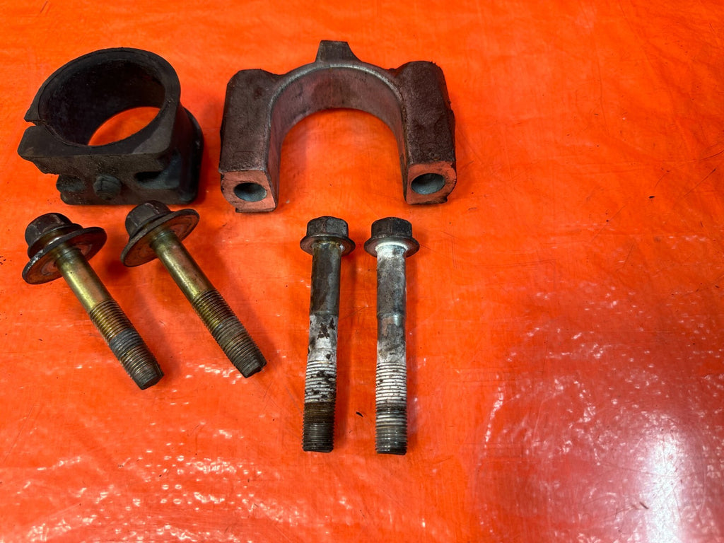 02 10 LEXUS SC430   POWER STEERING RACK BOLTS BRACKETS HARDWARE   OEM #2614