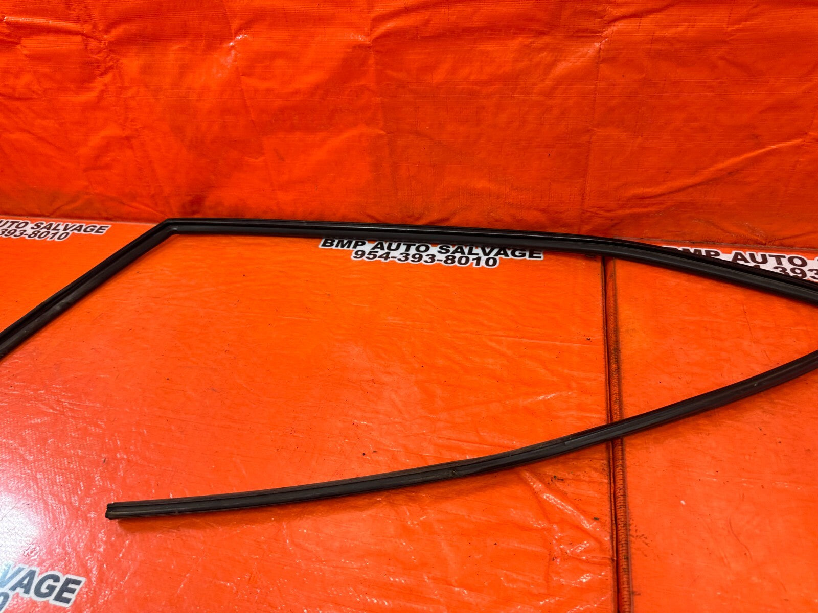 06 11 CIVIC 4D SEDAN   DRIVER LEFT FRONT WEATHER STRIP RUN CHANNEL OEM #2606