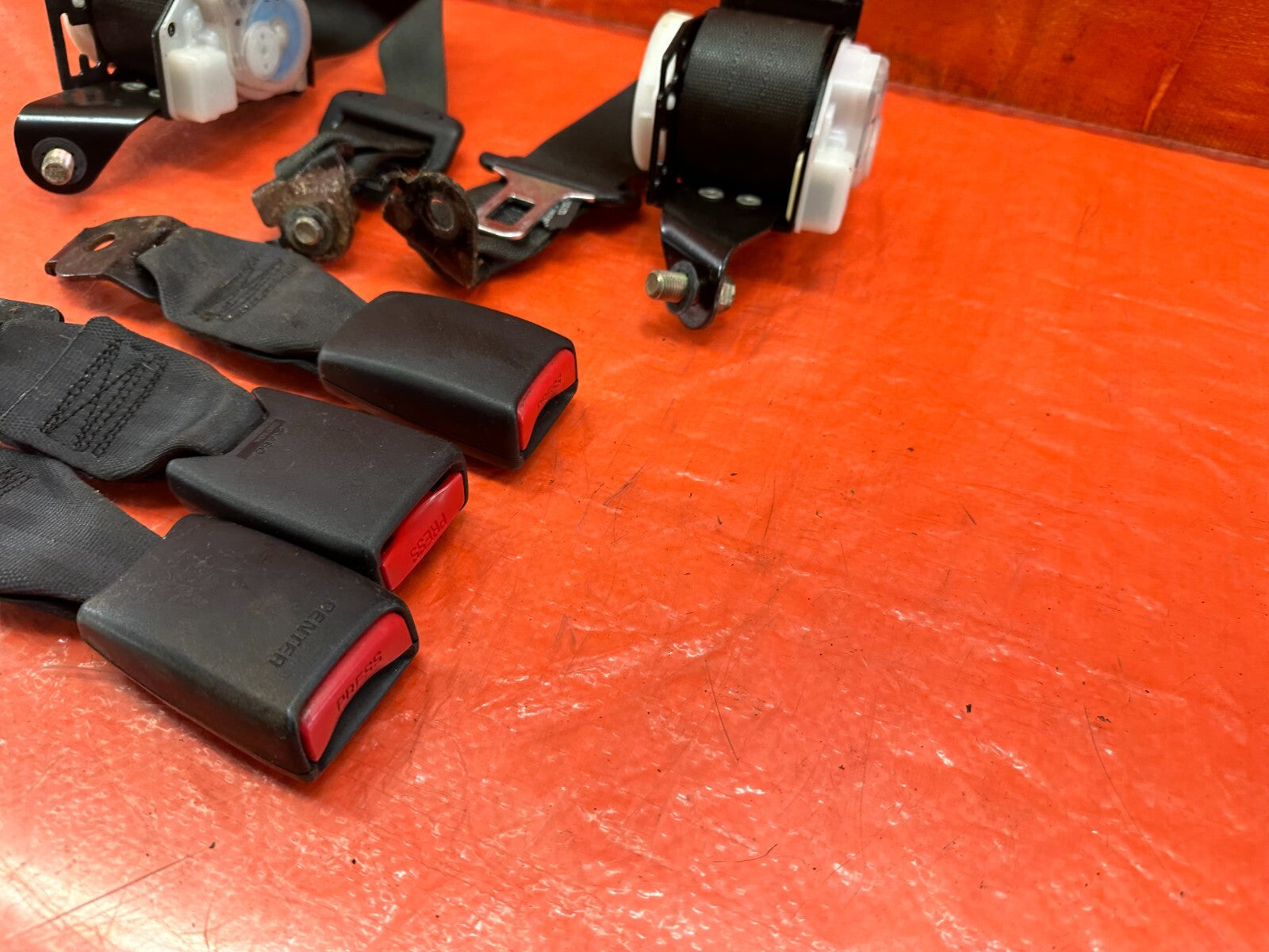 2003 HONDA CIVIC SI EP3 HATCH REAR SEAT BELT SET LEFT & RIGHT SEAT BELTS OEM 2301