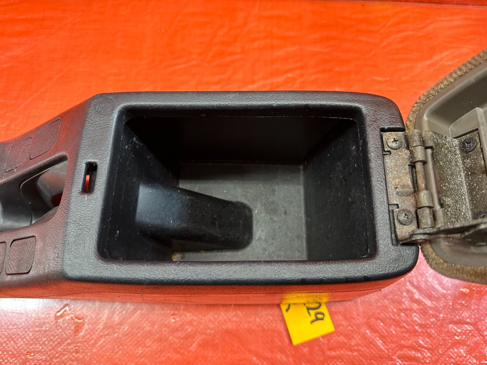94   01 ACURA INTEGRA   CENTER CONSOLE ARM REST   TAN CLOTH TOP OEM FACTORY 2298