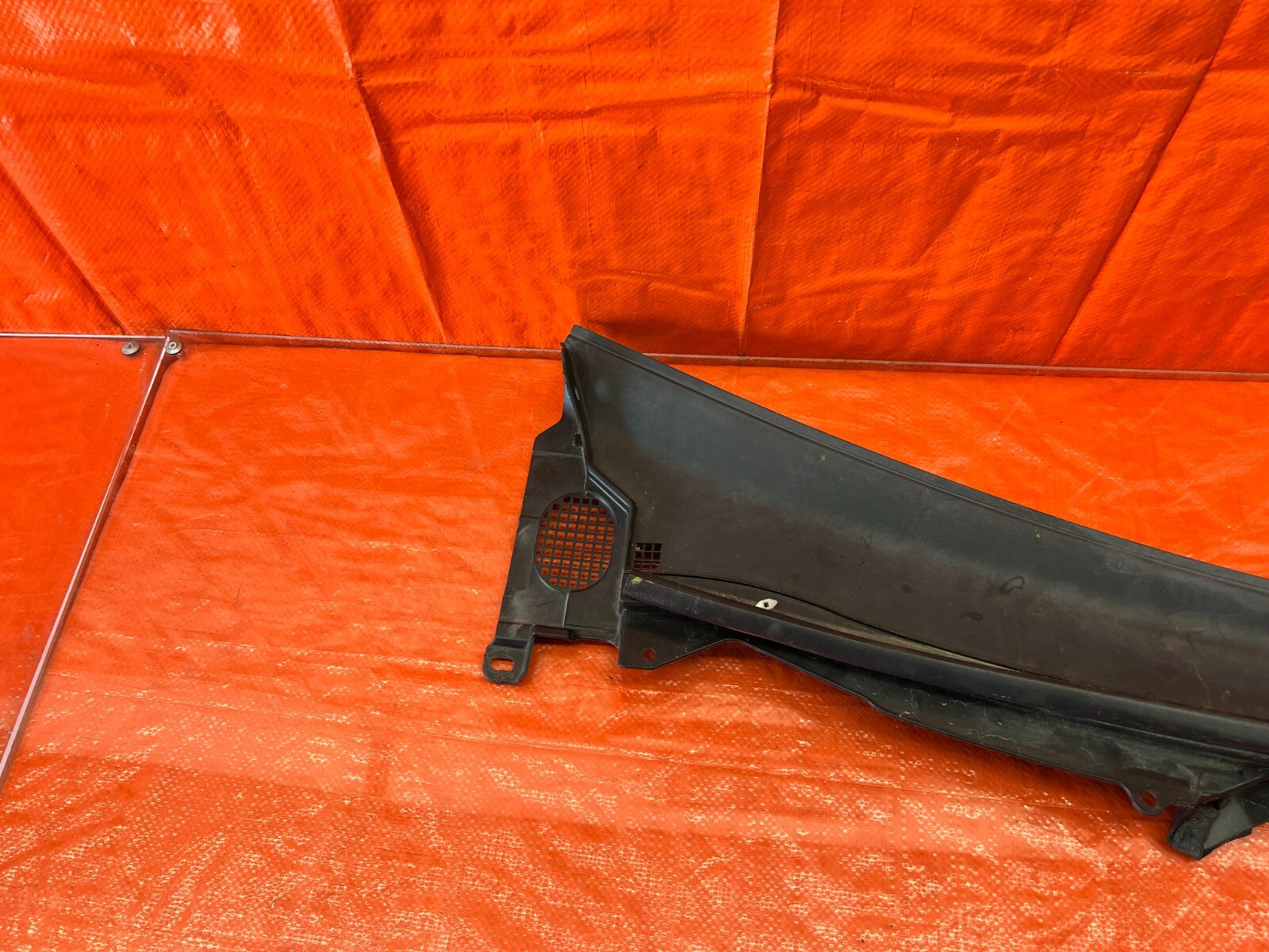 14 20 INFINITI Q50 Q60   WINDSHIELD WIPER COWL TRIM PLASTIC   OEM FACTORY #1147