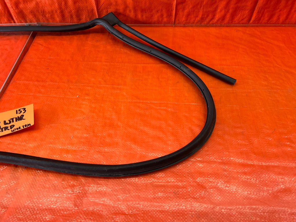 13 18 ACURA RDX   DRIVER LEFT REAR DOOR   WEATHER STRIP TRIM SEAL GASKET OEM 1535