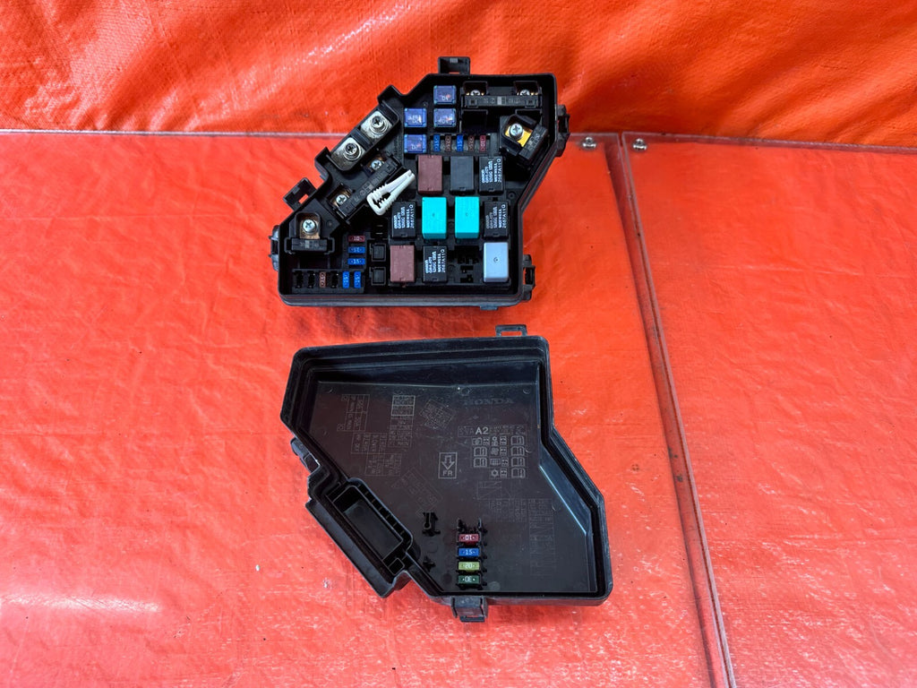 OEM 2008 08 HONDA CIVIC SI COUPE FUSE BOX EXTERIOR ENGINE BAY UNDER HOOD OEM 2230
