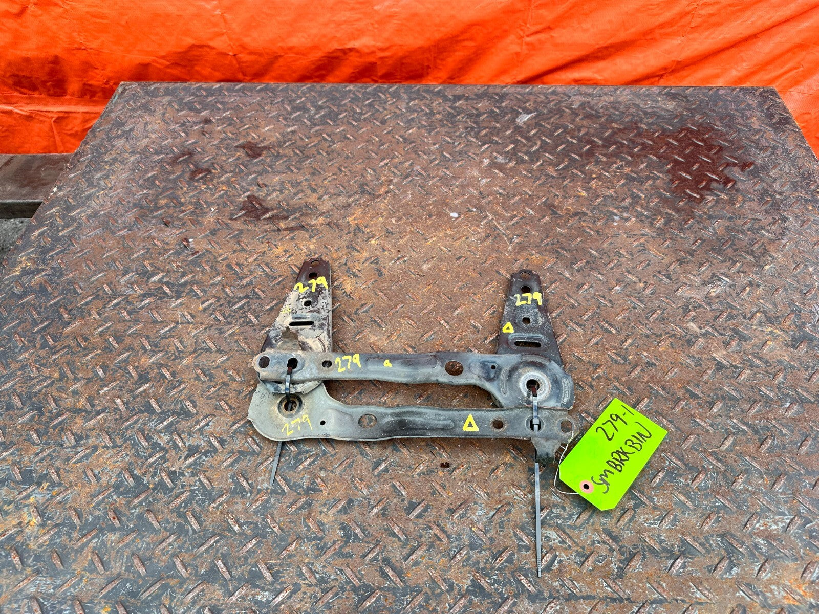 09 14 ACURA TSX   REAR SUB FRAME CROSSMEMBER MOUNTING BRACKETS BRACES OEM #2790