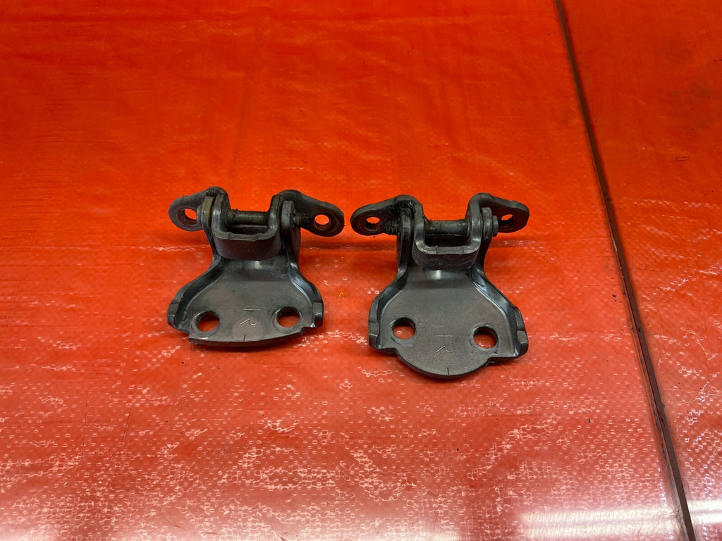 90 01 ACURA INTEGRA SEDAN   RIGHT REAR DOOR HINGE SET   UPPER & LOWER   OEM #1598