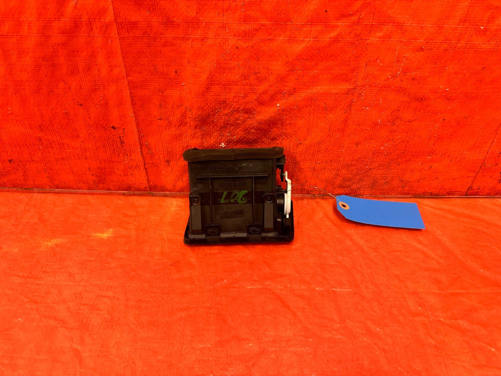 06 11 HONDA CIVIC   PASSENGER RIGHT AC VENT   THIS IS THE OUTER ONE   OEM #3072