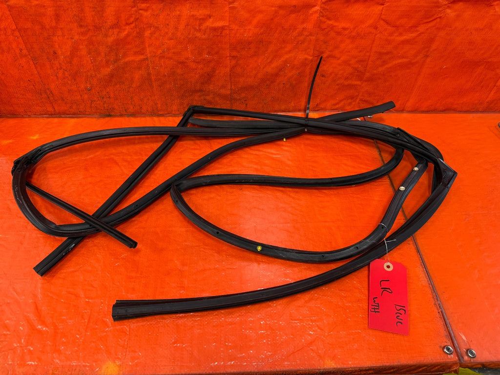 13 15 HONDA CIVIC SEDAN   LEFT REAR DOOR   WEATHER STRIP & RUN CHANNEL   OEM0