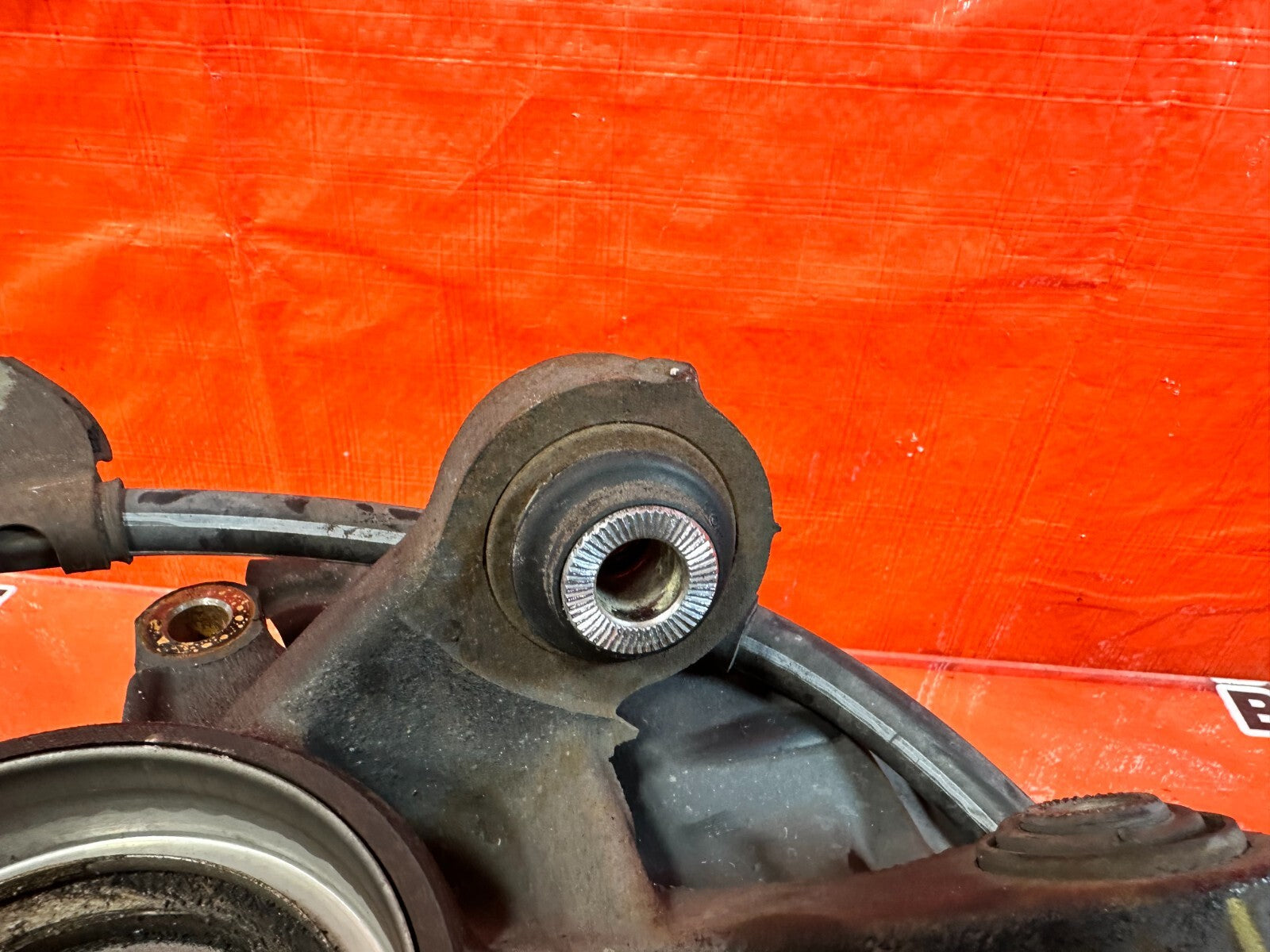 02 10 LEXUS SC430   PASSENGER RIGHT REAR SPINDLE KNUCKLE HUB   OEM FACTORY #26114