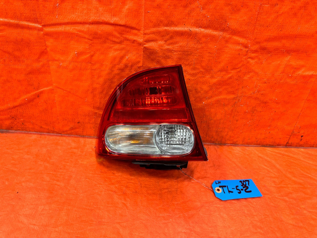09 11 HONDA CIVIC SEDAN DRIVER LEFT OUTER TAIL LIGHT LAMP QUARTER PANEL OEM 3070