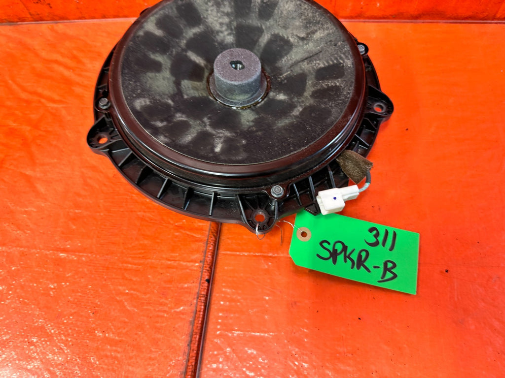 08 15 INFINITI G37 COUPE & CONVERTIBLE   RIGHT FRONT BOSE SPEAKER   OEM 3112