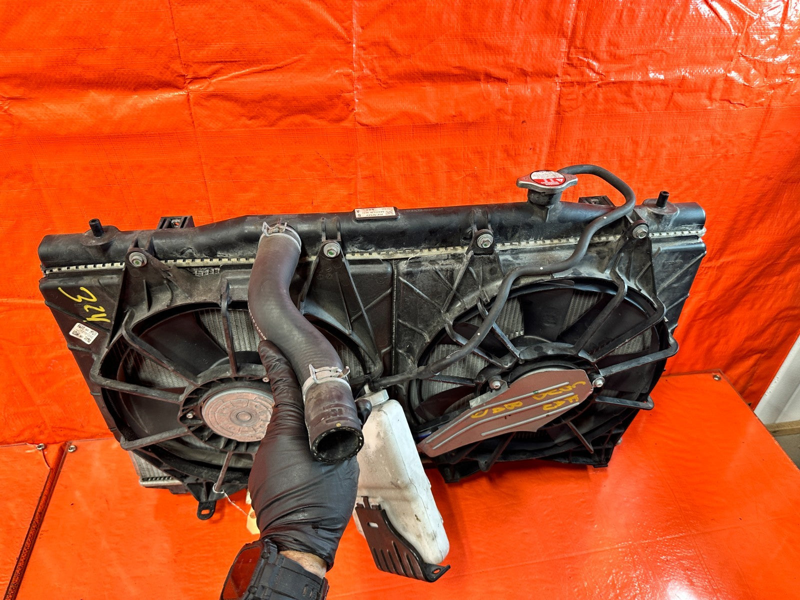 18 22 HONDA ACCORD 1.5L   RADIATOR W/ BOTH COOLING FANS & OVERFLOW TANK OEM 32418