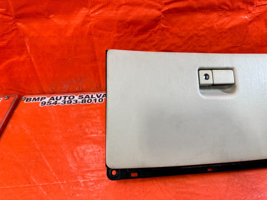 02 06 LEXUS SC430   GLOVE BOX ASSEMBLY   ECRU COLOR   OEM #2618