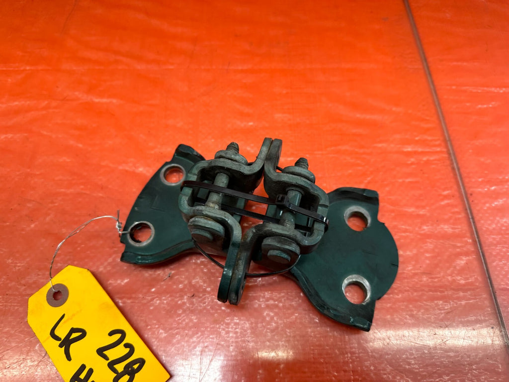 90 01 ACURA INTEGRA SEDAN 4D   DOOR HINGE SET UPPER & LOWER   LEFT REAR OEM #2282