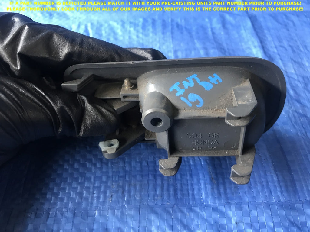 OEM 1999   2000 HONDA CIVIC 4 DOOR SEDAN PASSENGER FRONT INTERIOR DOOR HANDLE1