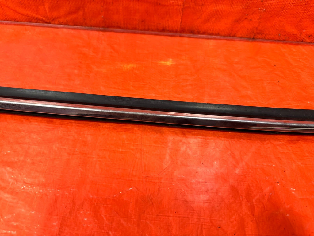 08 15 INFINITI G37 COUPE &   DRIVER LEFT EXTERIOR WINDOW GLASS TRIM OEM 2784