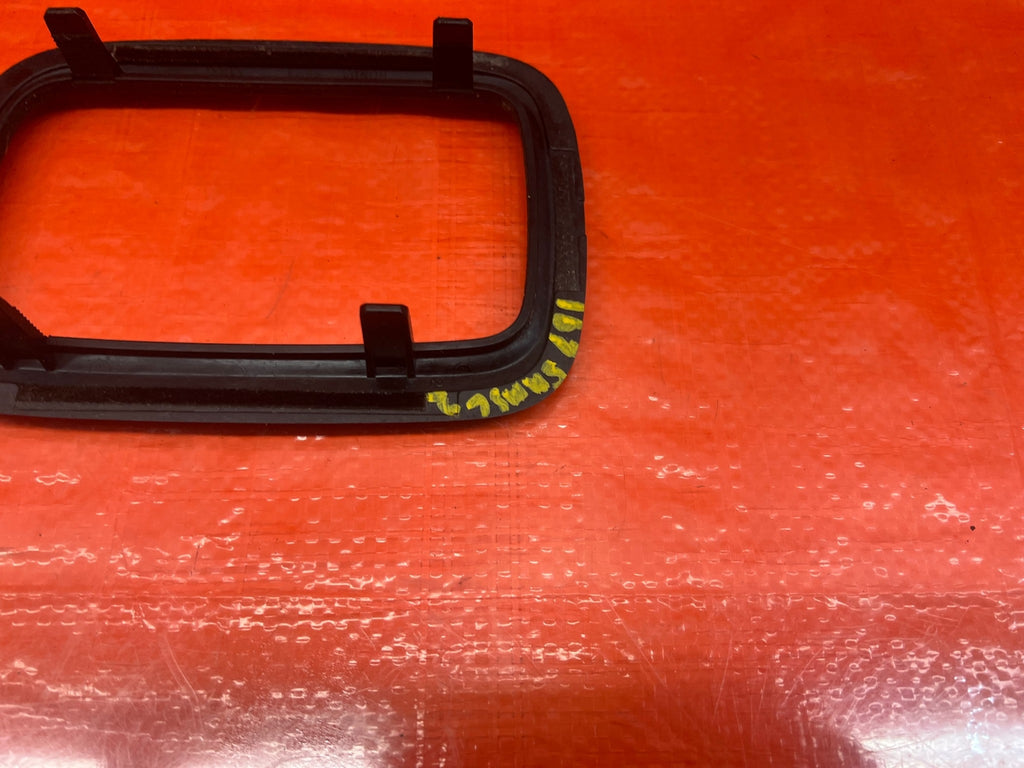 01 02 HONDA ACCORD SEDAN CENTER CONSOLE SHIFTER BEZEL TRIM SURROUND PLASTIC #1678