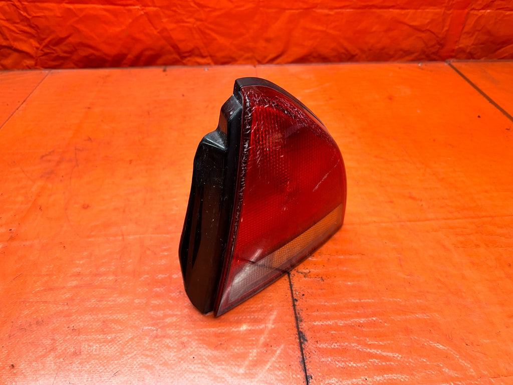 92 96 HONDA PRELUDE RIGHT PASSENGER TAIL LIGHT LAMP OEM #3320