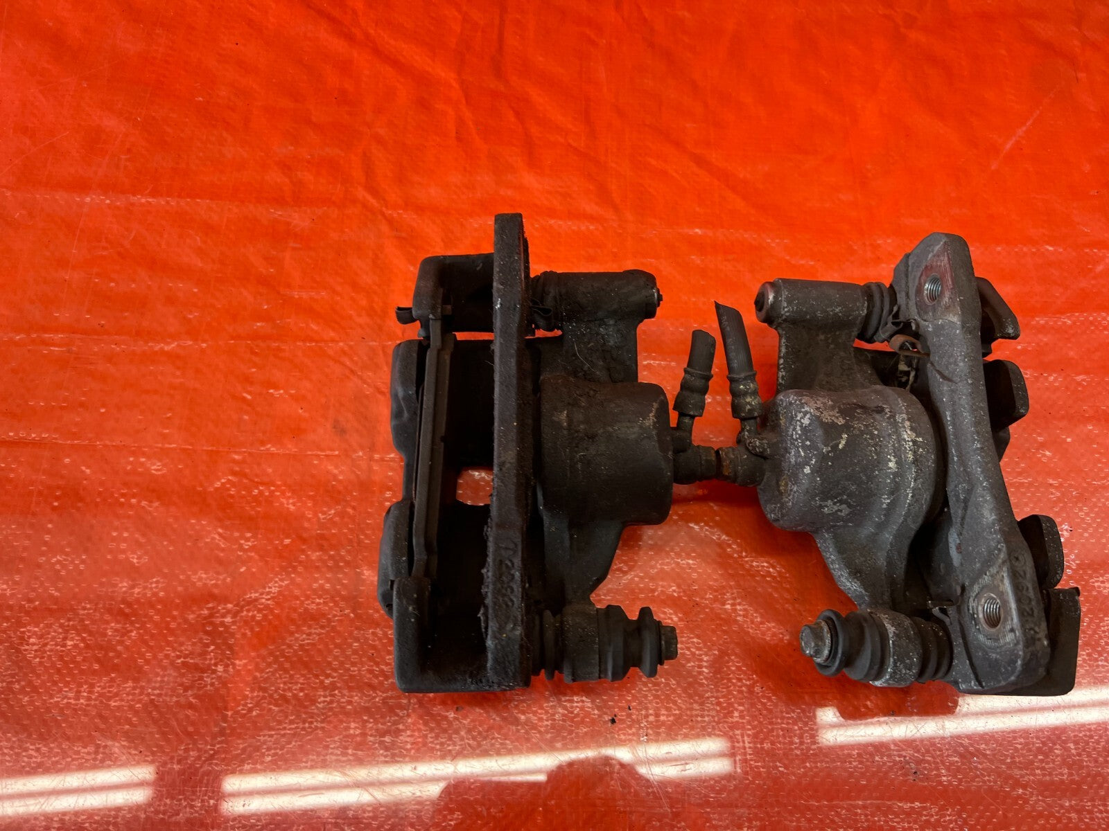93 94 HONDA DEL SOL S   FRONT BRAKE CALIPER SET   LEFT & RIGHT CALIPERS   OEM OE10