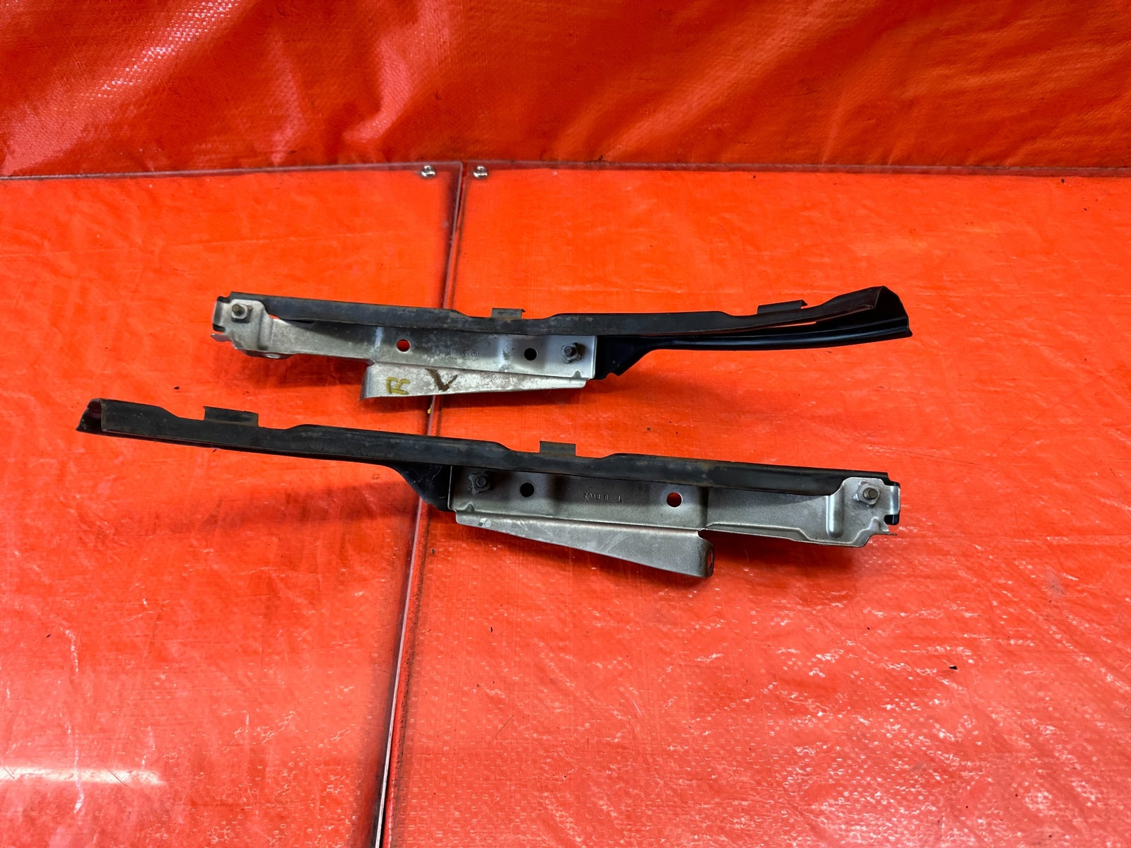 96 98 HONDA CIVIC HEADLIGHT BRACKET SET LEFT & RIGHT BRACKETS   ALL 4   OEM #20810