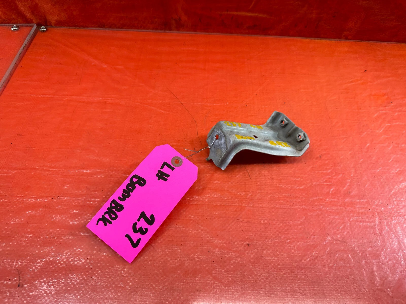 06 11 HONDA CIVIC   FENDER MOUNTING BRACKET SUPPORT BRACE DRIVER LEFT   OEM #2370