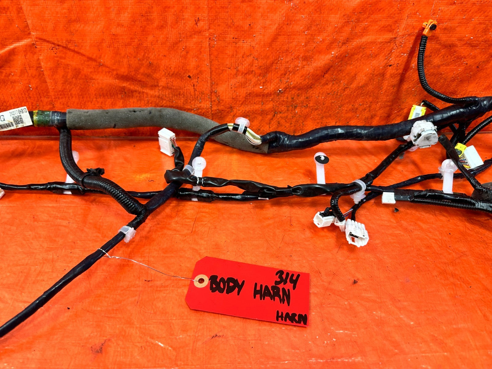 16 17 INFINITI Q50 RED SPORT 400   INTERIOR FLOOR BODY HARNESS   24014 6HB6A 3145