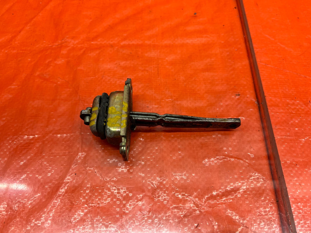 90 96 ACURA INTEGRA SEDAN LEFT / RIGHT FRONT DOOR CHECKER HINGE ARM STOPPER #1610