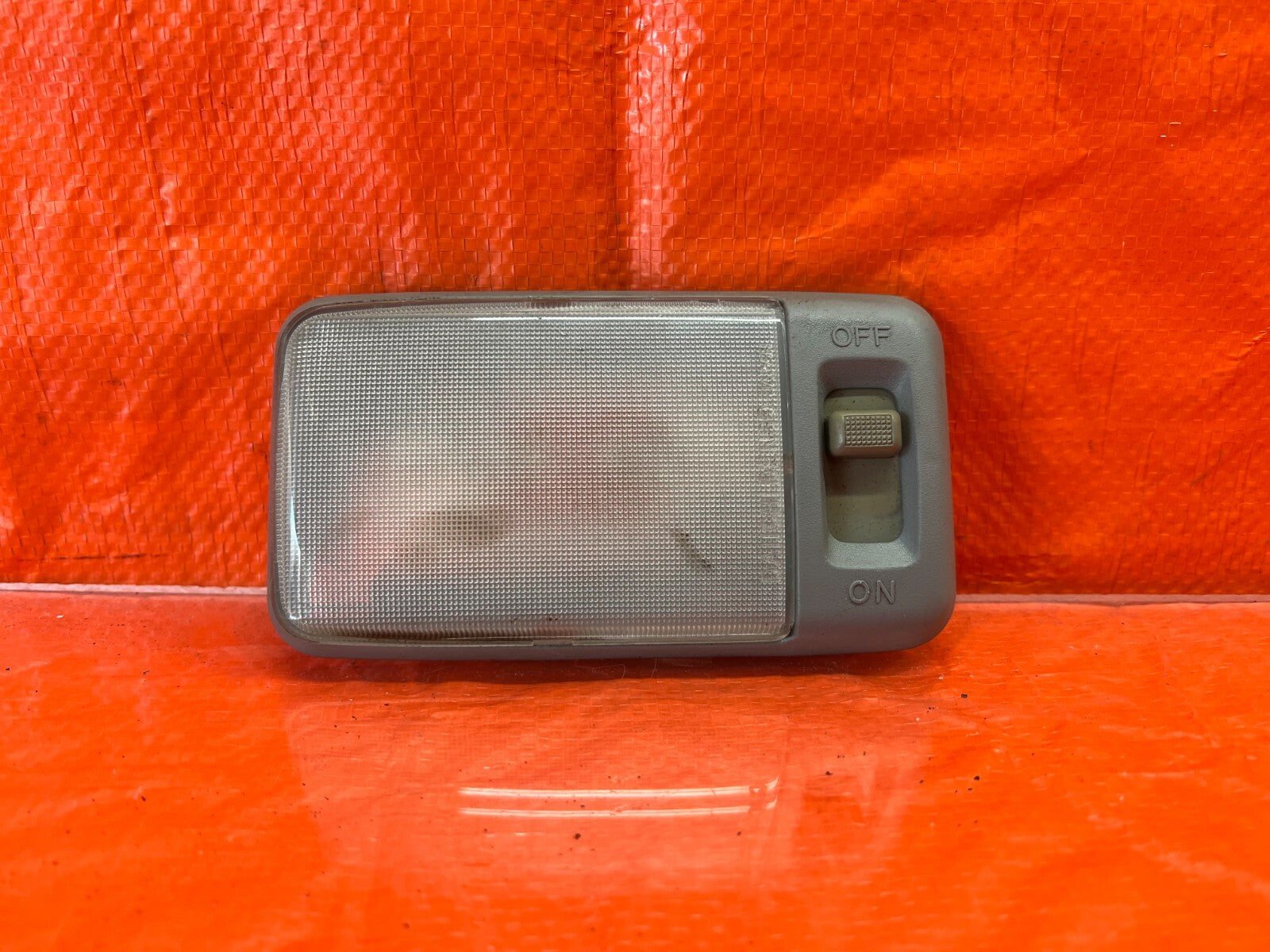 94 01 ACURA INTEGRA SEDAN   REAR   DOME MAP READING LIGHT LAMP   GRAY   OEM #1180