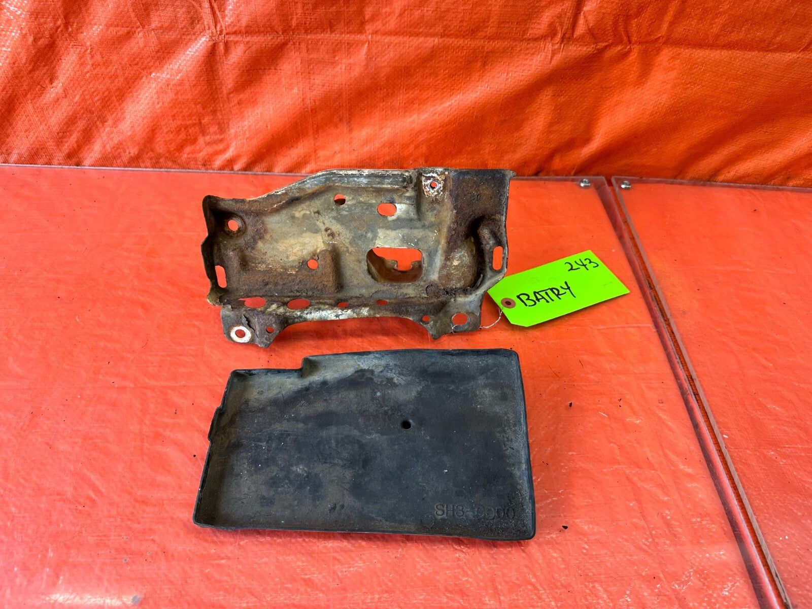 88 91 HONDA CRX   BATTERY TRAY MOUNTING BRACKET W/ PLASTIC TRIM    OEM #2431