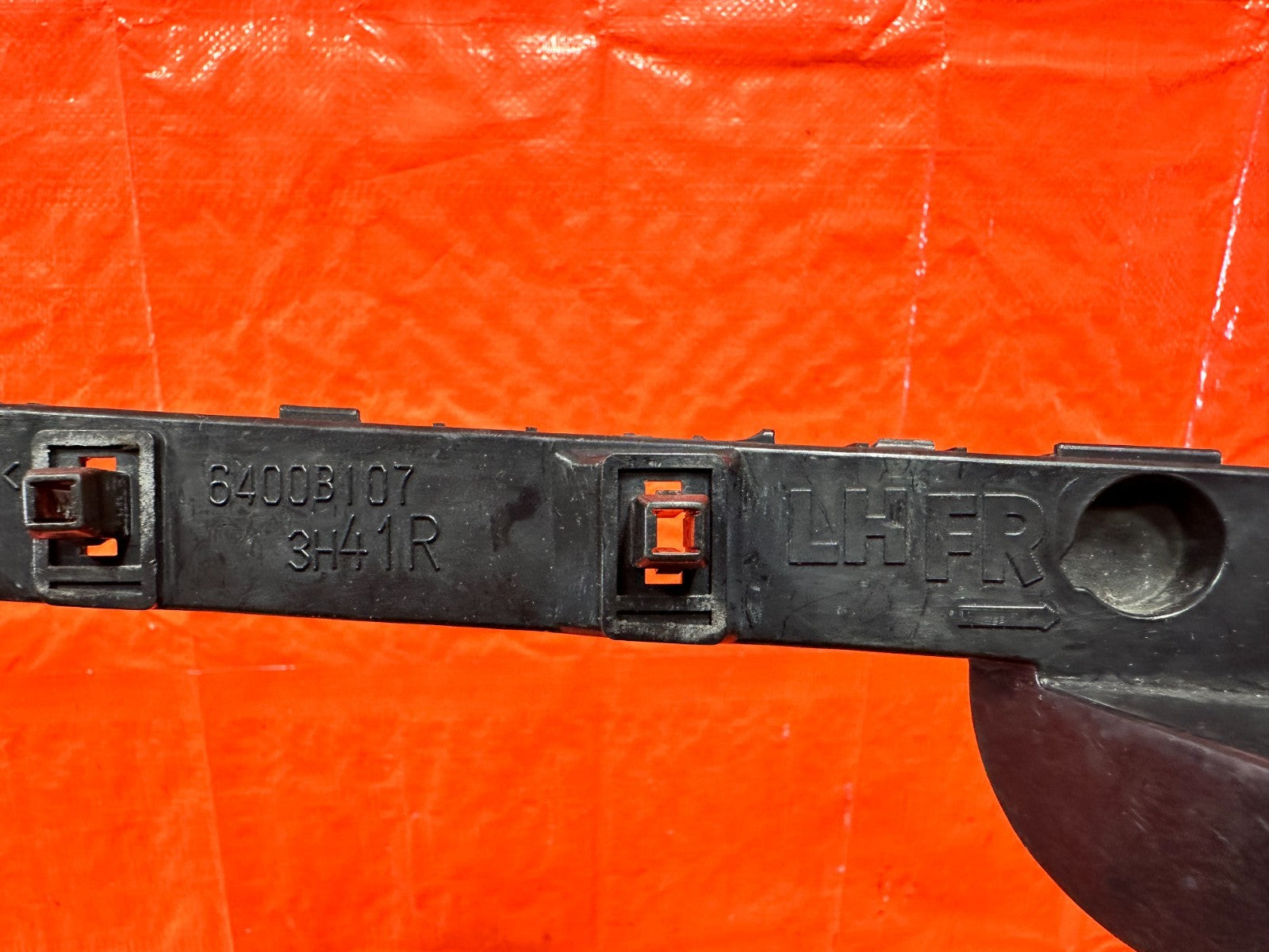 08 15 LANCER EVOLUTION X EVO 10 DRIVER LEFT BUMPER BRACKET CLIP OEM 2141