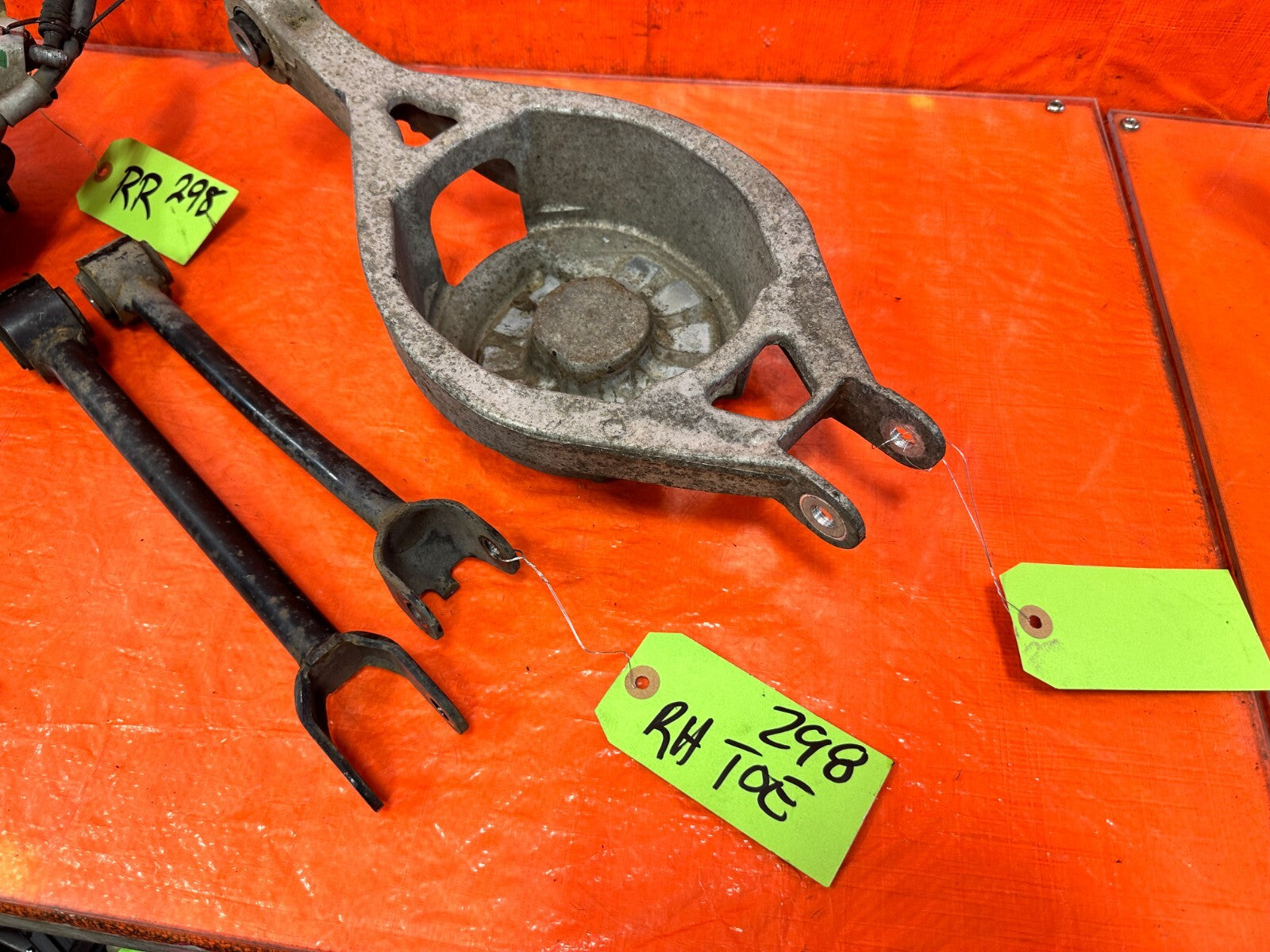 03 07 INFINITI G35 COUPE RIGHT REAR SPINDLE KNUCKLE HUB W/ ALL CONTROL ARMS 29817