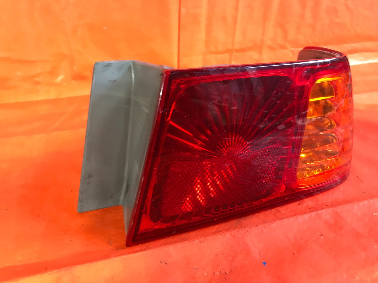 OEM 2000 00 TOYOTA CAMRY PASSENGER RIGHT OUTER TAIL LIGHT LAMP R RH1