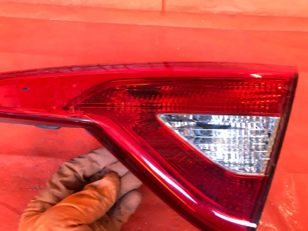 OEM 2016 2017 HYUNDAI SONATA PASSENGER RIGHT INNER TAIL LIGHT LAMP TRUNK NON LED2